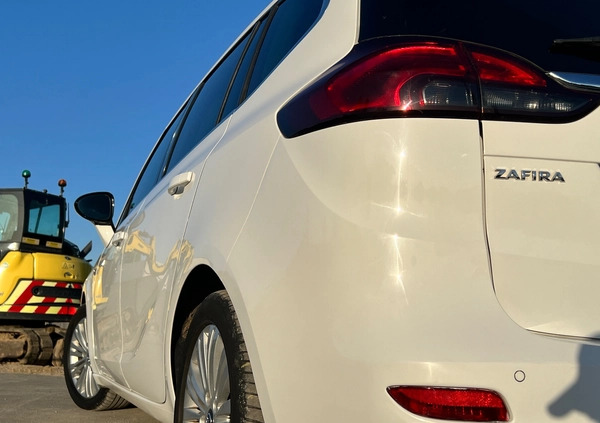 Opel Zafira cena 44000 przebieg: 227000, rok produkcji 2017 z Zakopane małe 436